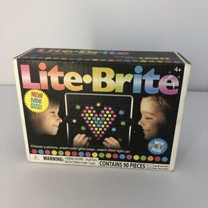 Lite-Brite Mini 90 Pieces Total 85 Pegs , 4 templates Good For Travel Toy Gift
